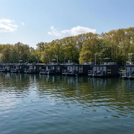 Houseboat At Mookerplas Middelaar