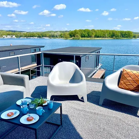 Houseboat At Mookerplas Ботель *