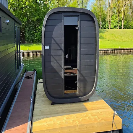 Ботель Houseboat At Mookerplas