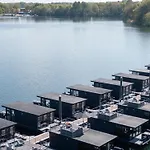 Houseboat At Mookerplas * Middelaar