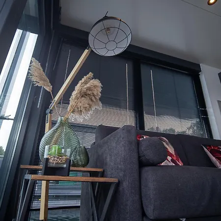 Houseboat At Mookerplas * Middelaar