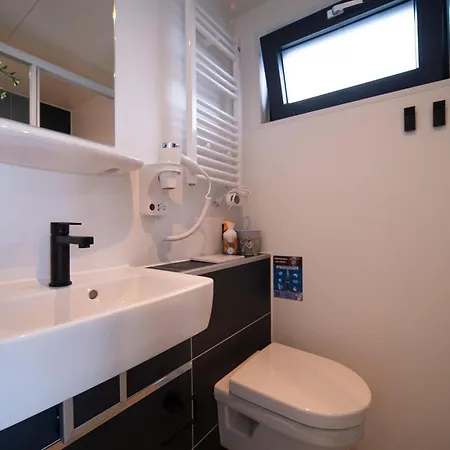 Tekne Houseboat At Mookerplas